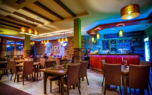 Restoran I Prenociste Moja Carda