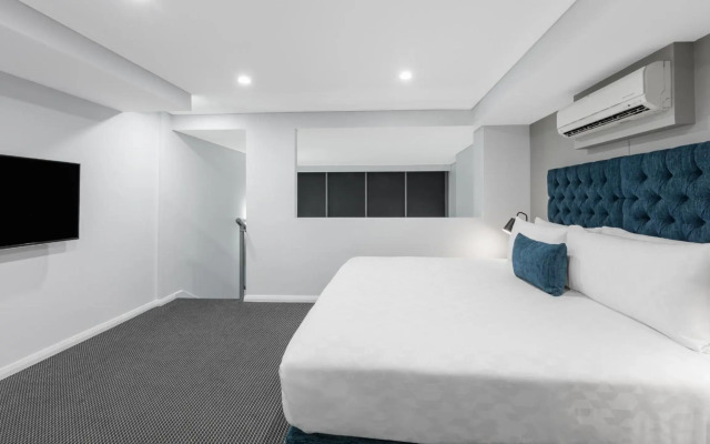Meriton Suites Waterloo