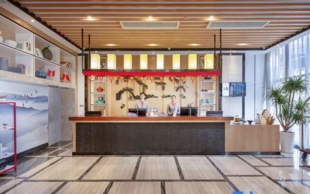 Shaoxing Mengjiangnan Holiday Hotel