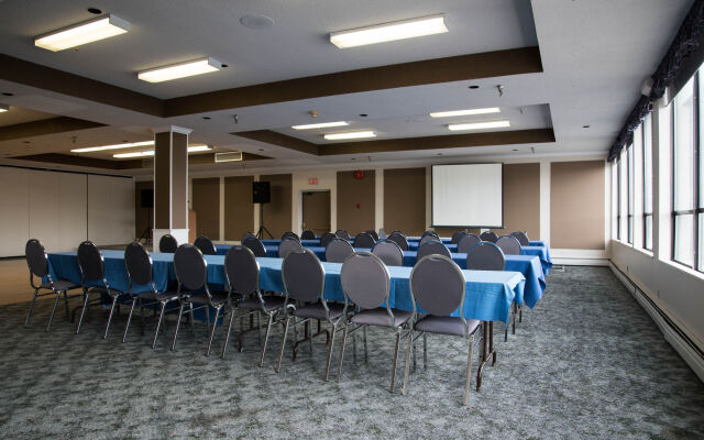 Highliner Hotel & Conference Centre