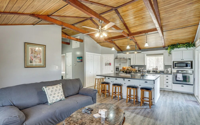 < 1/2 Mi to Marina: Missouri Lake Getaway