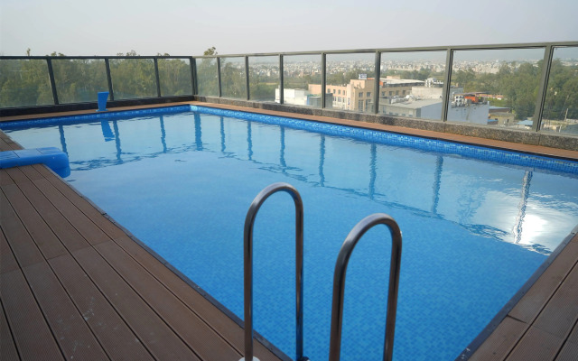 Ramada Encore By Wyndham Chandigarh Zirakpur