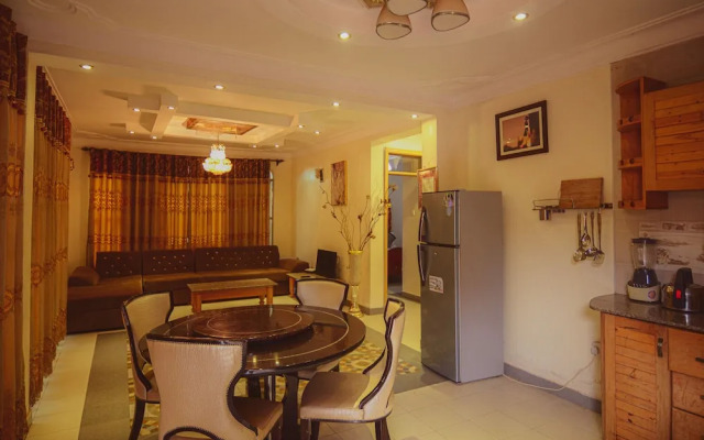 Evelyn Apartments