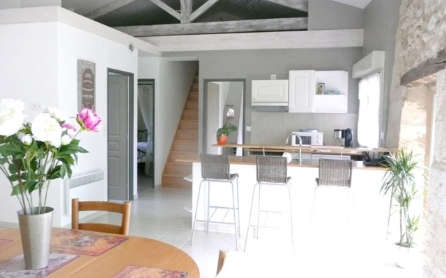 House With 3 Bedrooms in Saint-germain-du-salembre, With Pool Access,