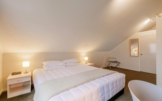 Le Chalet Suisse Motel Apartments