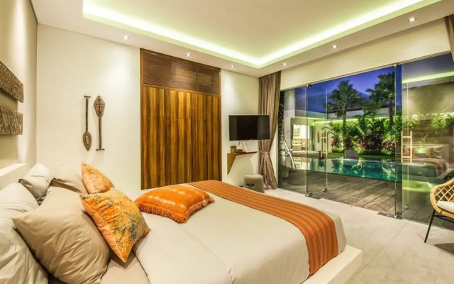 Villa 15 Stunning 6 BR Villa 400m to Beach