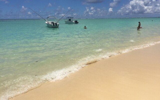 BurNas Beach & Apartments