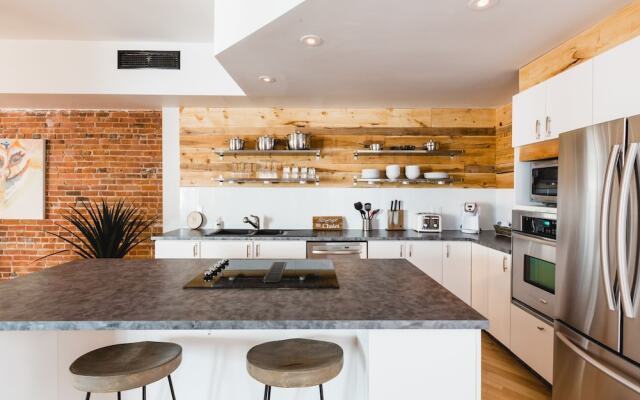 MTLVacationRentals - The City Chalet
