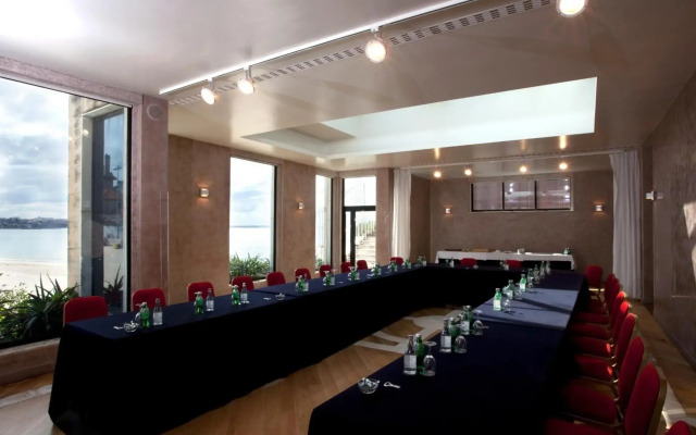 The Albatroz Hotel