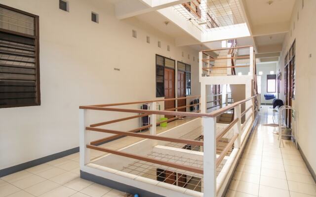 Airy Eco Bintaro BTC Tangerang Selatan