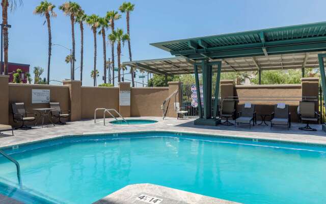 Comfort Suites Ontario Airport Convention Center