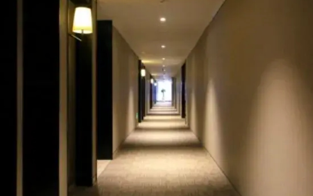 Homeinn Plus Hotel (Weihai Railway Station Hanlefang Pedestrian Street)