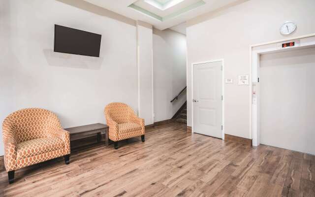 La Quinta Inn & Suites by Wyndham Brooklyn Central