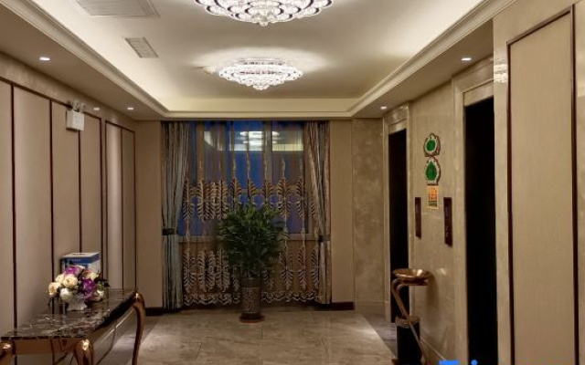 Vienna International Hotel (Urumqi Wanda High-speed Railway Station)