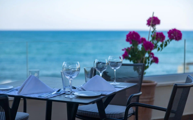 Giannoulis – Grand Bay Beach Resort - Adults Only