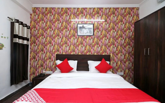 OYO 40425 Hotel Dazzle Inn