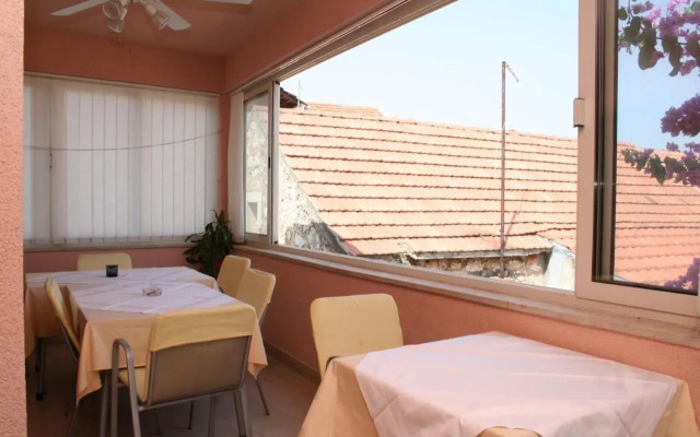Rooms by the sea Vrboska (Hvar) - 4600