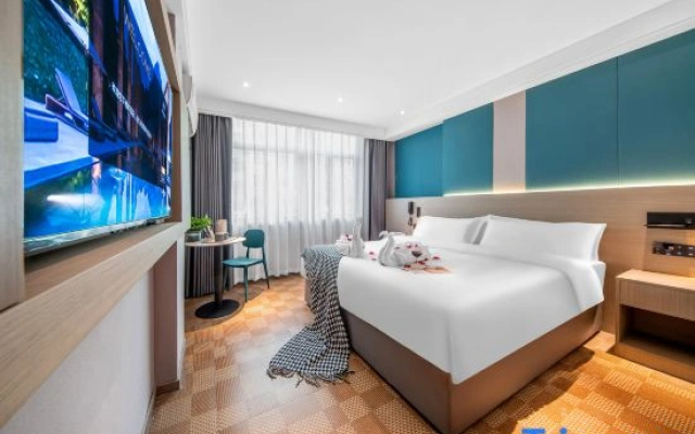 Left  Bank Yunji  Hotel