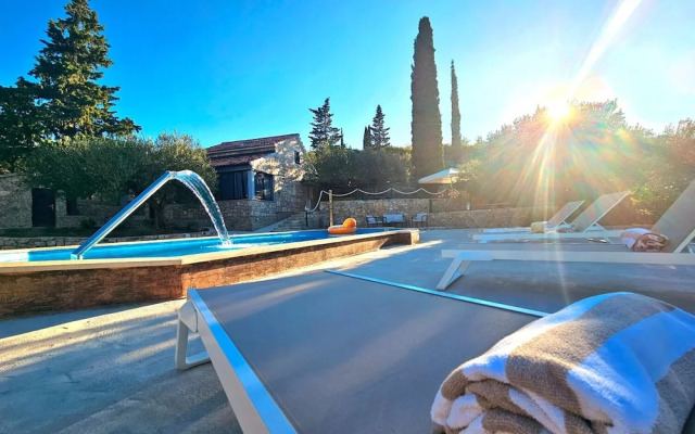 Nave - Private Pool - H