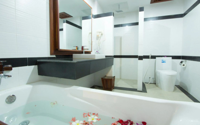 Royal Empire Hotel