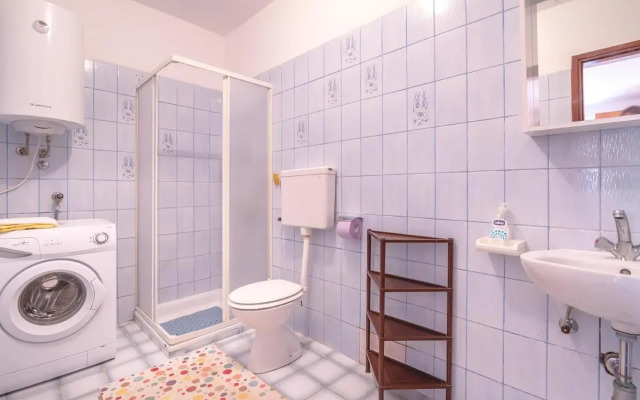 Apartments and rooms with WiFi Njivice, Krk - 5362