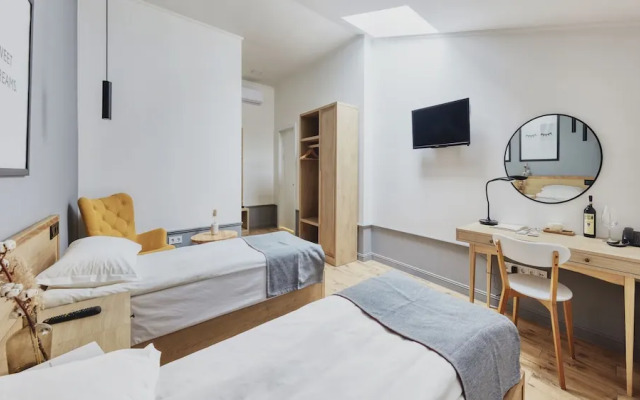 Wine & Pillow Hotel by Frapolli