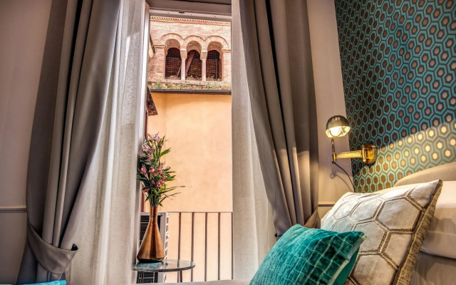 Tree Charme Parliament Boutique Hotel