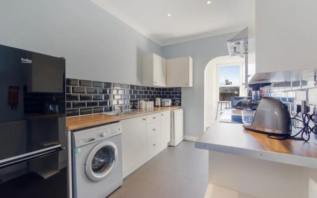 Beautiful 2 to 3 bed apartment with stunning views!