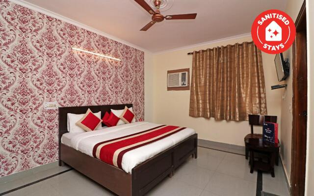 Capital O 12722 Hotel Kiara Inn
