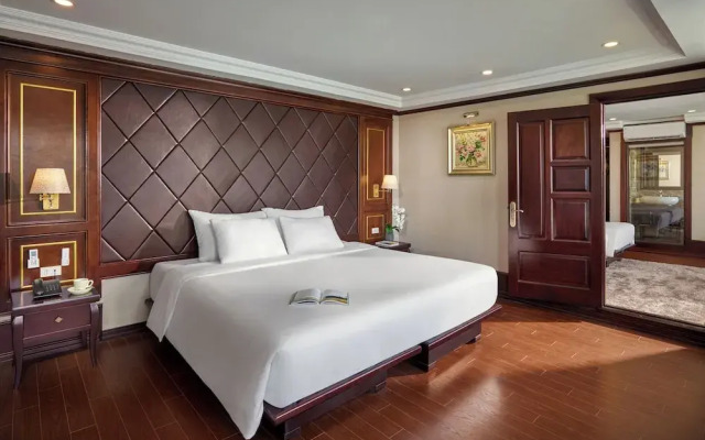 Verdure Lotus Classic Cruise on Lan Ha Bay