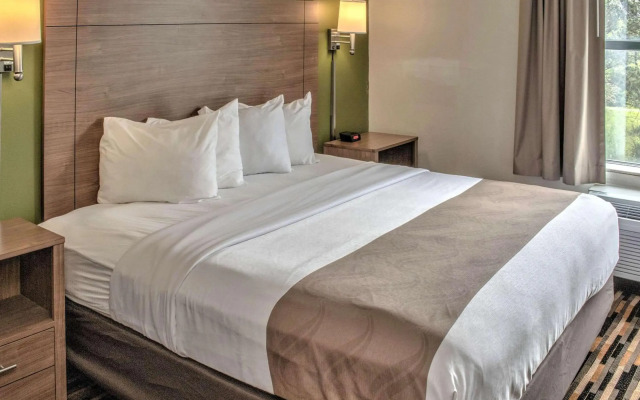 Quality Suites Lake Wright - Norfolk Airport