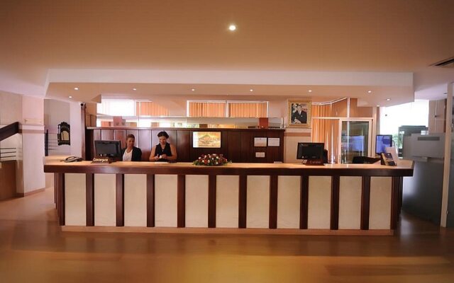 El Oumnia Puerto & Spa