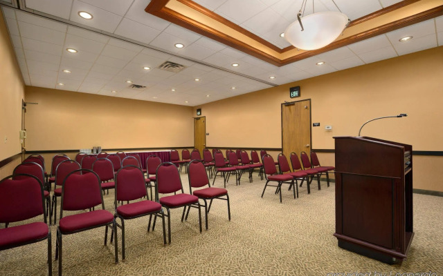 Delta Hotels by Marriott Minneapolis Northeast