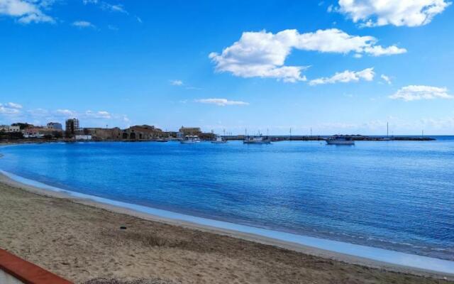 via dei pini n°63 int. 1