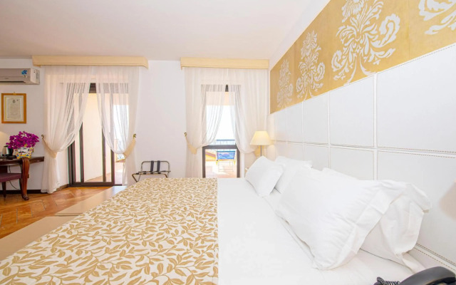Baia Taormina Hotel