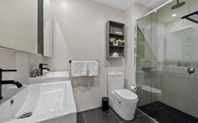 StayCentral Northcote Townhouse With Study
