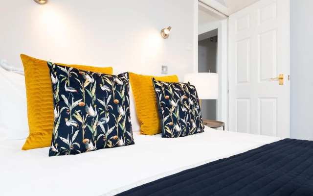 Scarborough Stays - Captain Bay Apartments