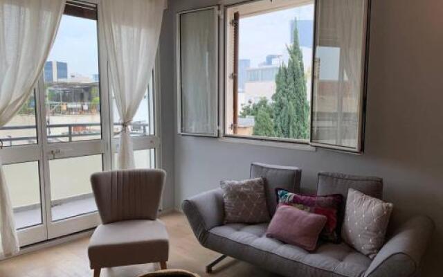 Italian design apartment in Rotchild /habima
