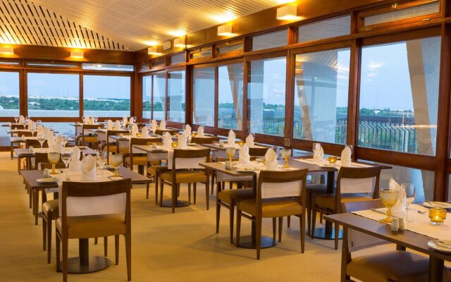 Ozadi Tavira Hotel