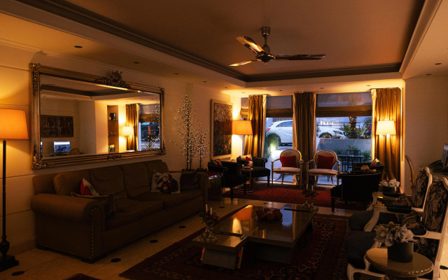 Best Western Plus Embassy Hotel