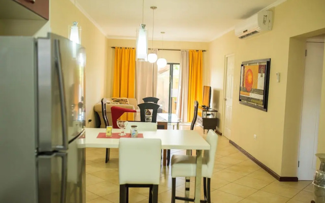 Gold Coast Luxurious and Stylish Condo