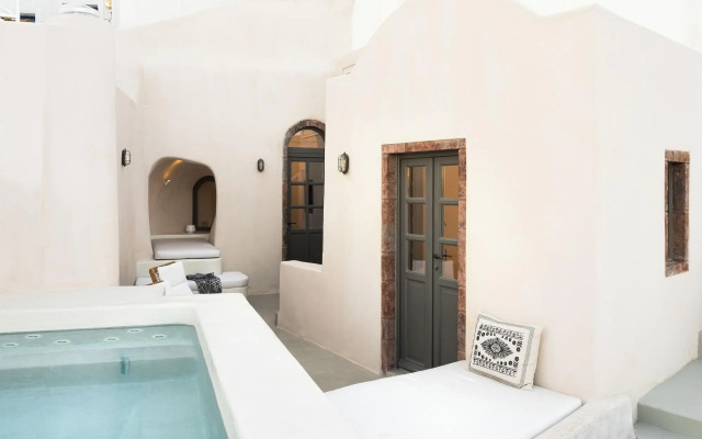 Armenaki -  Adults Only