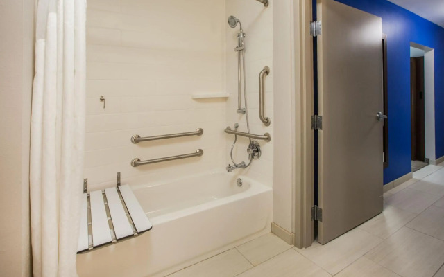 Holiday Inn Express & Suites Zion by IHG