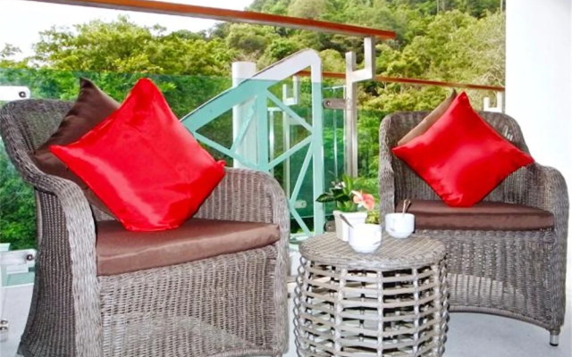 Emerald Patong 2 bedrooms Apartment Mountain View