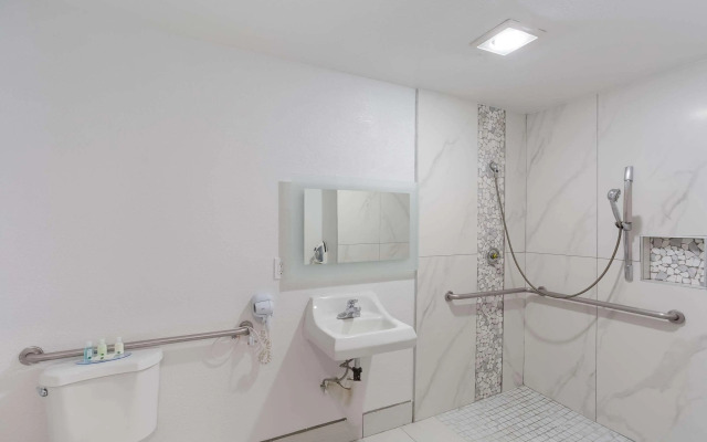 Quality Inn Redding near I-5