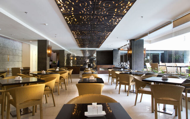 ZenRooms Kuta Jerman Beach