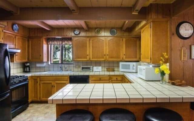 Scenic Wonders Bassett Cabin 5 Bedrooms