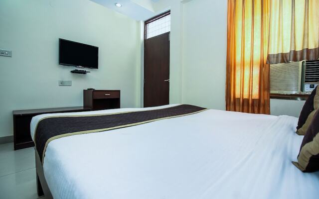 OYO 16382 Hotel Sinjara