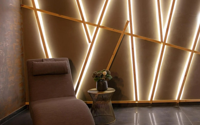 Reverence Hotel