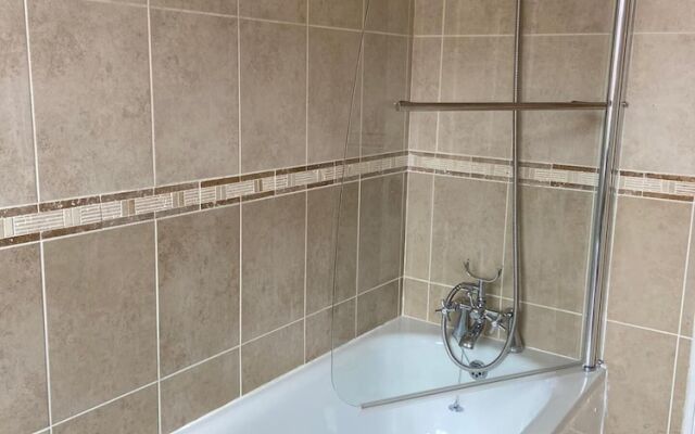 Monthly, Short, Stays 2-bed Apartment in Reading